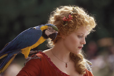 Reese Witherspoon and cockatoo