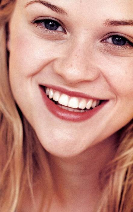 Reese Witherspoon closeup picture