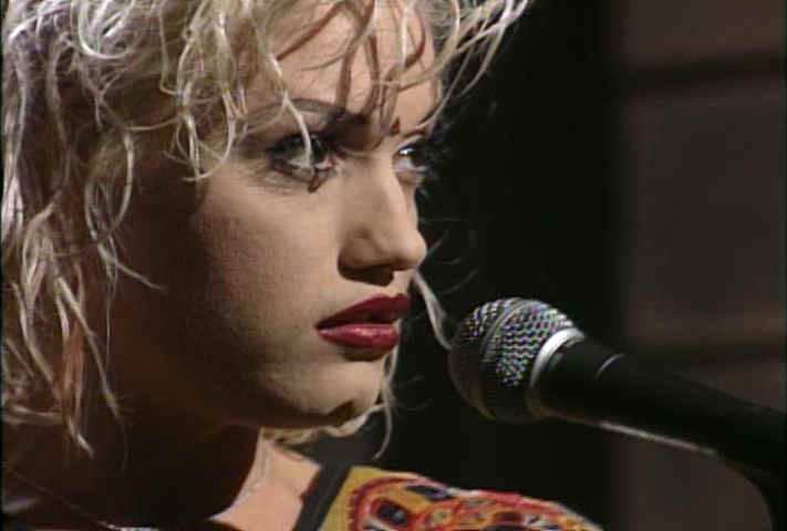 Gwen Stefani on stage